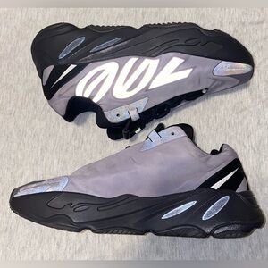 Yeezy Adidas Boost 700 MNVN